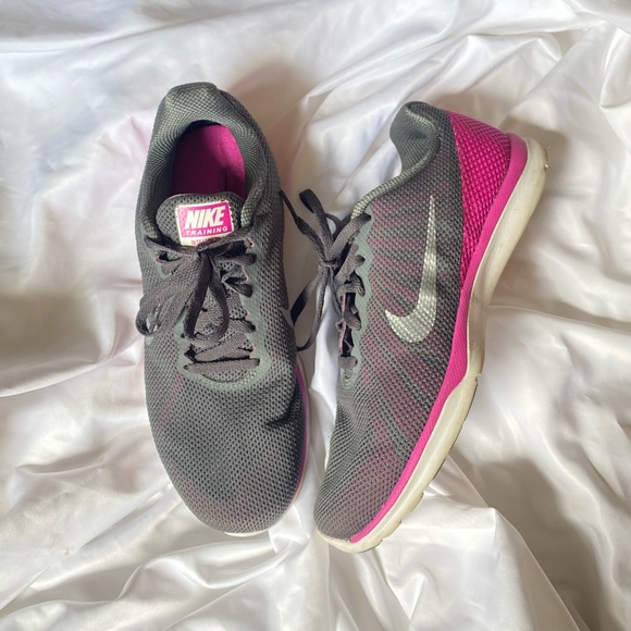 Nike Memory Foam Insole Mesh Look Training Shoe - Picture 11 of 11